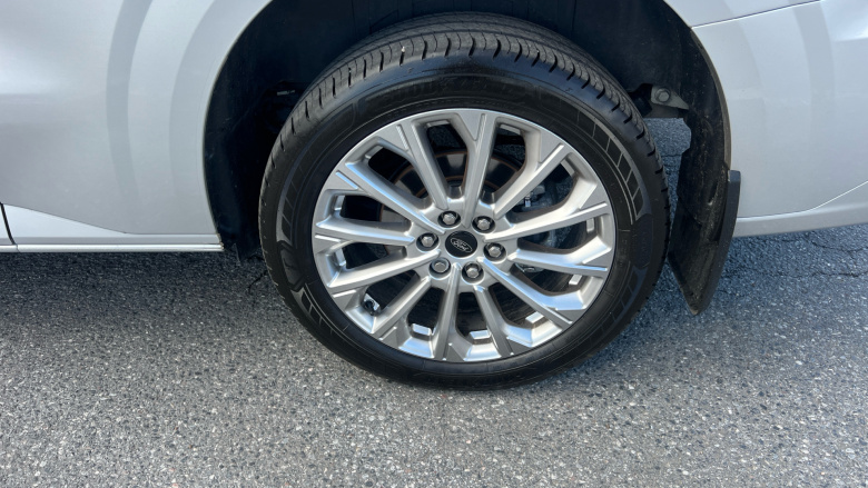 Ford Tourneo Custom 320 L2 Diesel Fwd 2.0 EcoBlue 136ps H1 Titanium 8 seater